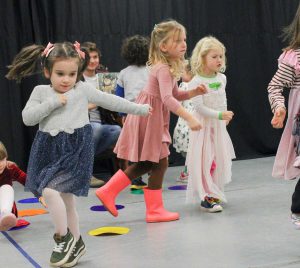 نمایش خلاق چیست و چه تفاوتی با آوزش بازیگری کودک دارد