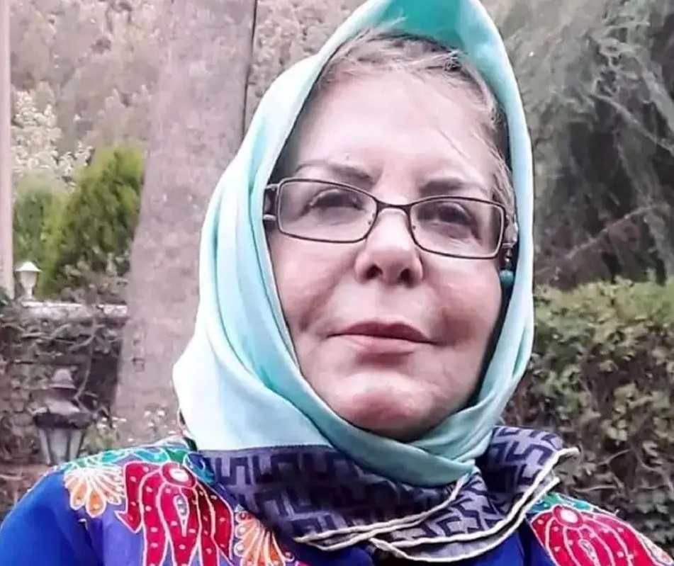 پوراندخت مهیمن