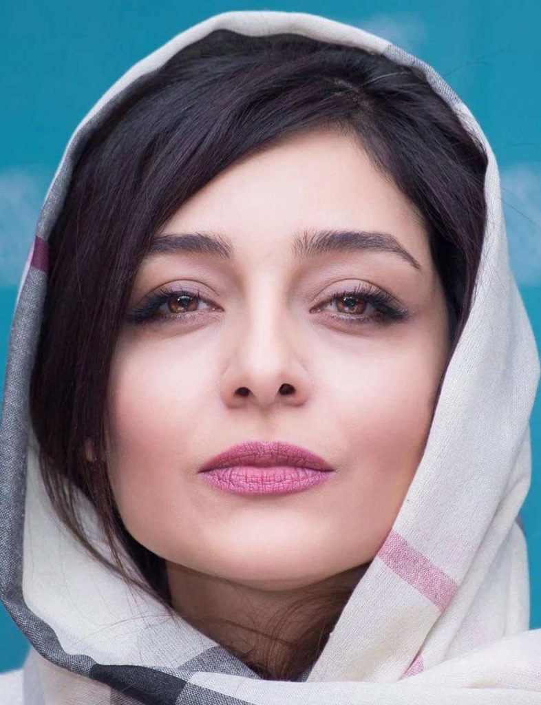 بازیگران معروف چگونه بازیگر شدند : ساره بیات